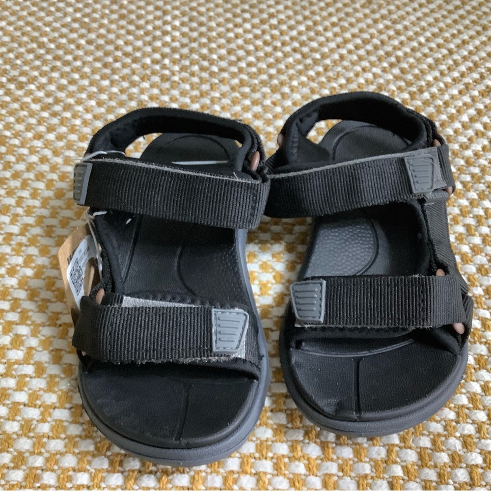 Boys Black Sporty Sandals with Adjustable Straps size 11 toddler.
